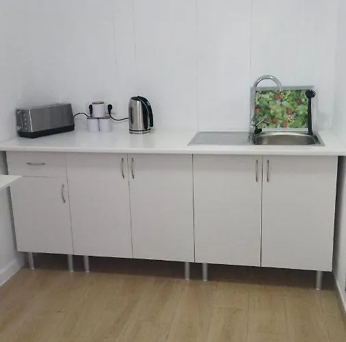 Tropical בית הארחה 3*